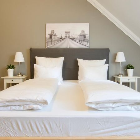 Standerd Apartment By Hi5 - Lovag Family Suites 부다페스트 외부 사진