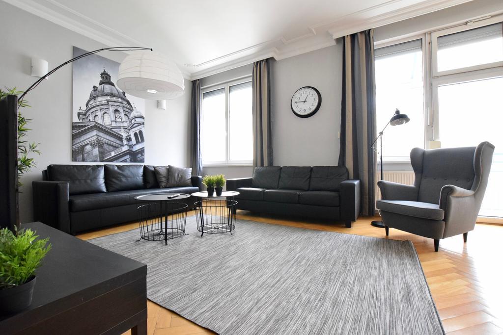 Standerd Apartment By Hi5 - Lovag Family Suites 부다페스트 외부 사진