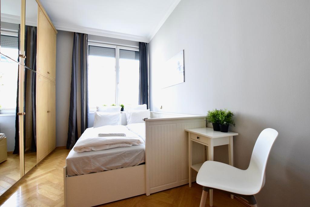 Standerd Apartment By Hi5 - Lovag Family Suites 부다페스트 외부 사진