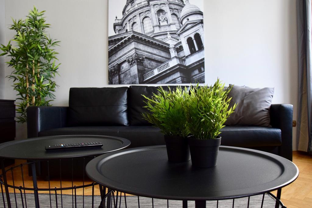 Standerd Apartment By Hi5 - Lovag Family Suites 부다페스트 외부 사진