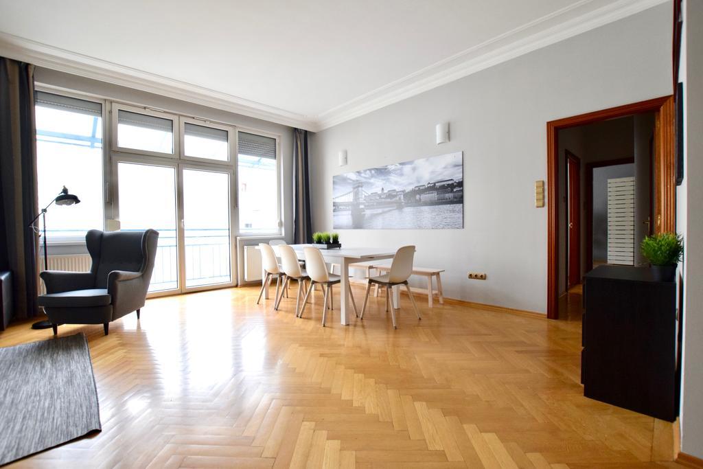 Standerd Apartment By Hi5 - Lovag Family Suites 부다페스트 외부 사진