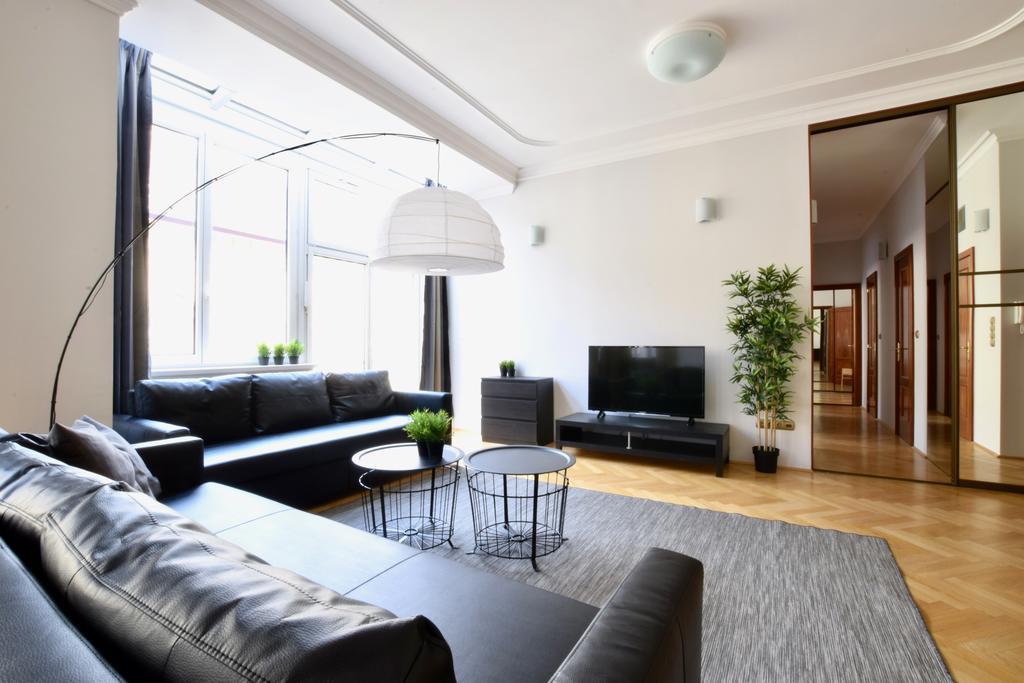 Standerd Apartment By Hi5 - Lovag Family Suites 부다페스트 외부 사진