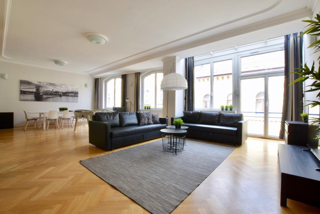 Standerd Apartment By Hi5 - Lovag Family Suites 부다페스트 외부 사진