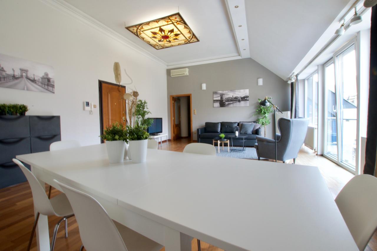 Standerd Apartment By Hi5 - Lovag Family Suites 부다페스트 외부 사진