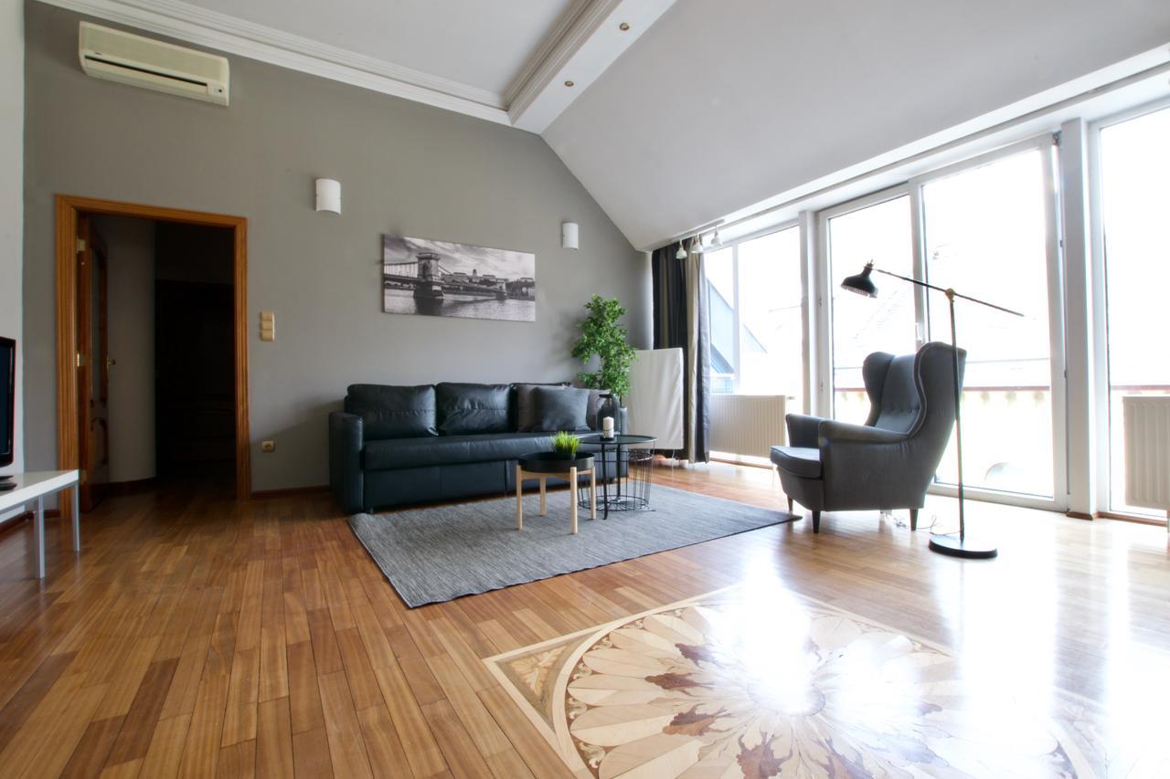 Standerd Apartment By Hi5 - Lovag Family Suites 부다페스트 외부 사진