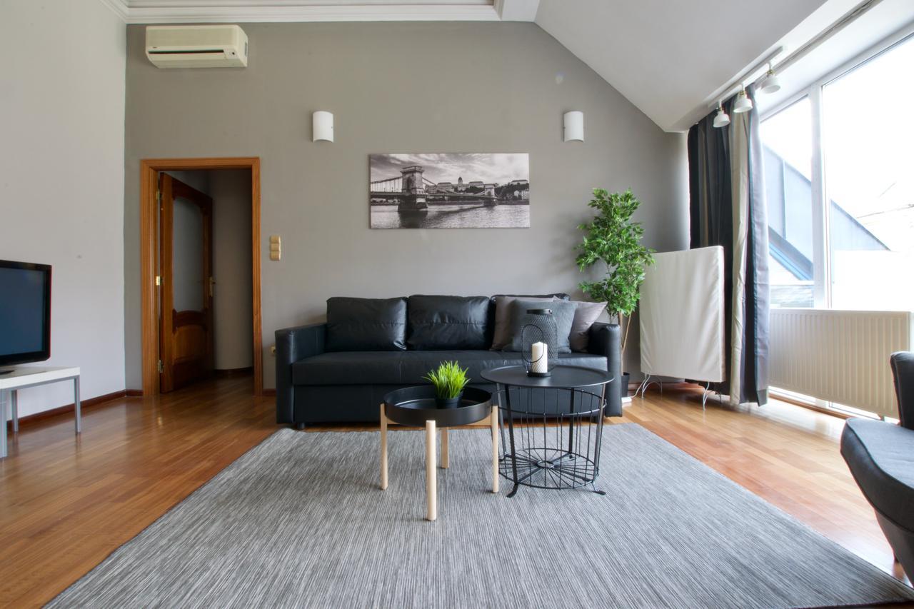 Standerd Apartment By Hi5 - Lovag Family Suites 부다페스트 외부 사진