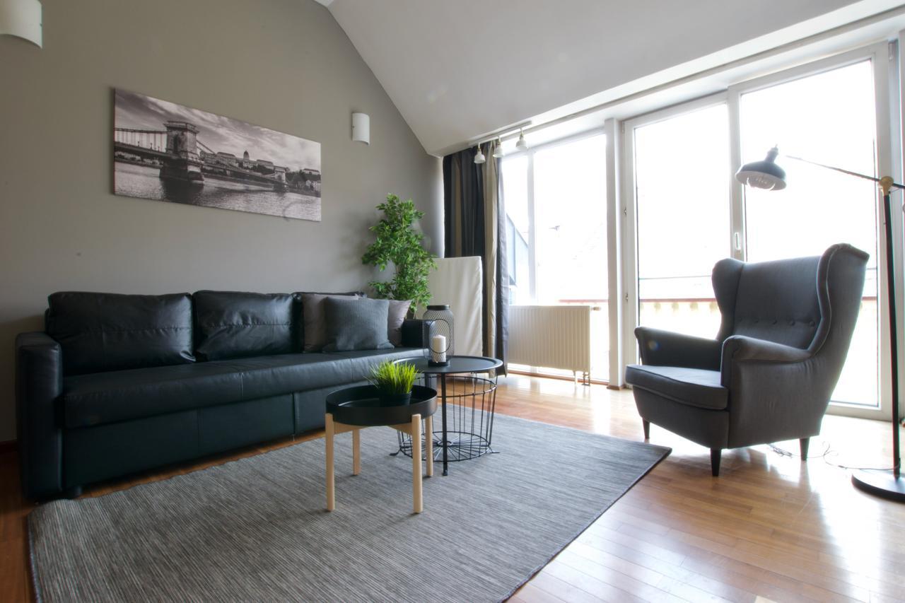 Standerd Apartment By Hi5 - Lovag Family Suites 부다페스트 외부 사진