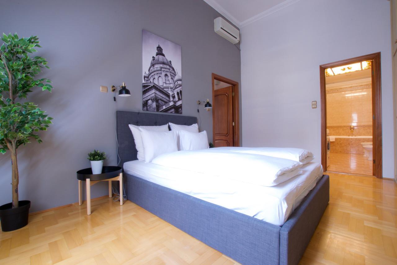Standerd Apartment By Hi5 - Lovag Family Suites 부다페스트 외부 사진