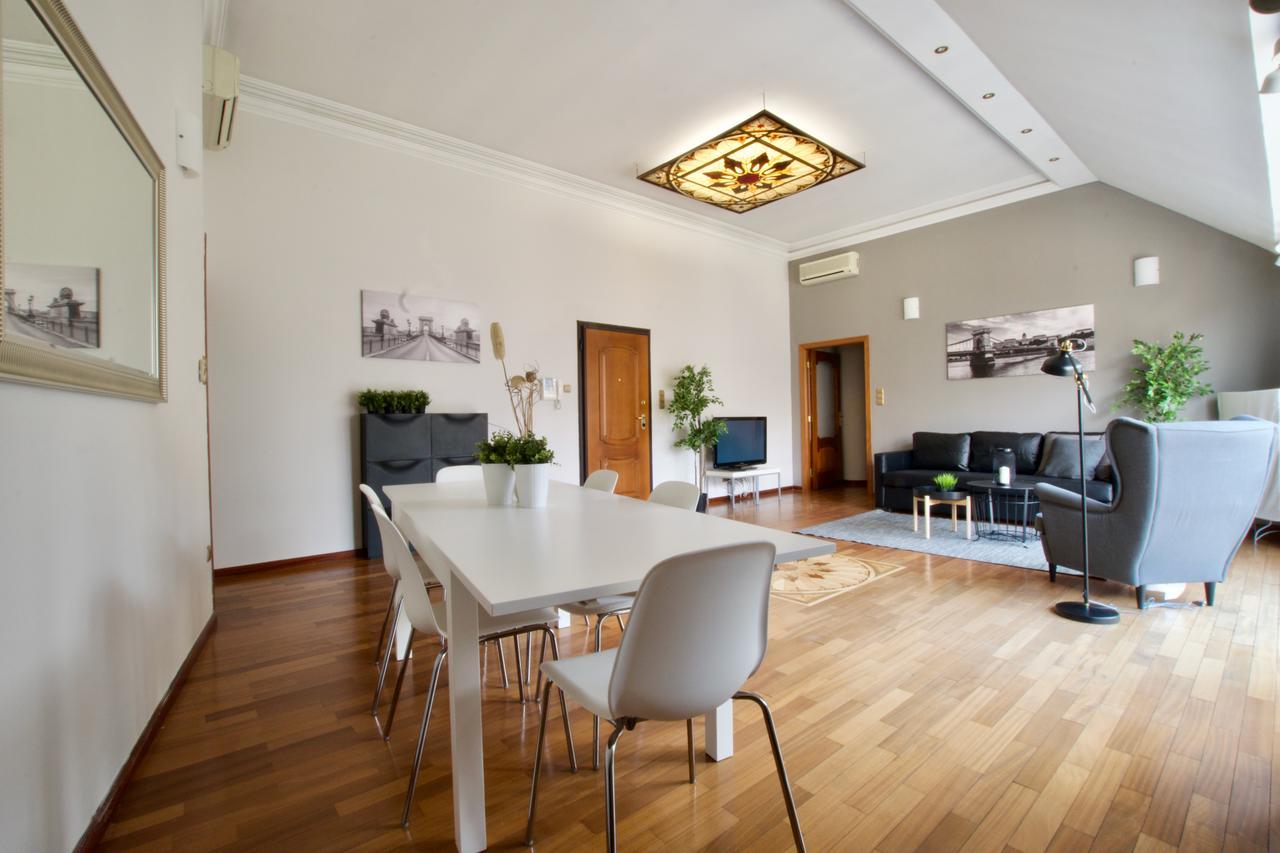 Standerd Apartment By Hi5 - Lovag Family Suites 부다페스트 외부 사진